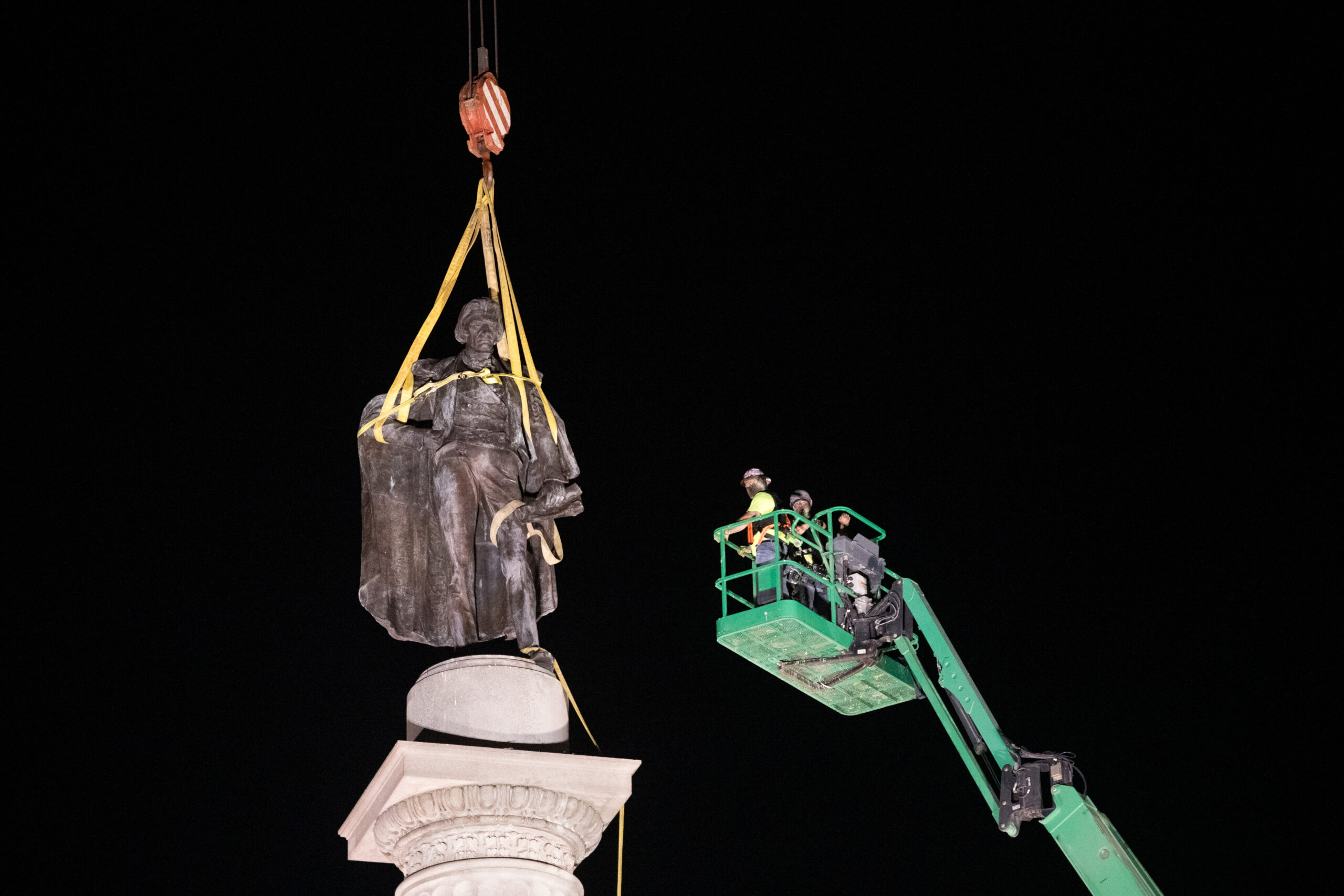 Workers remove statue of John C. Calhoun in Marion Square, Charleston, South Carolina, June 24, 2020 (Sean Rayford/Getty Images)