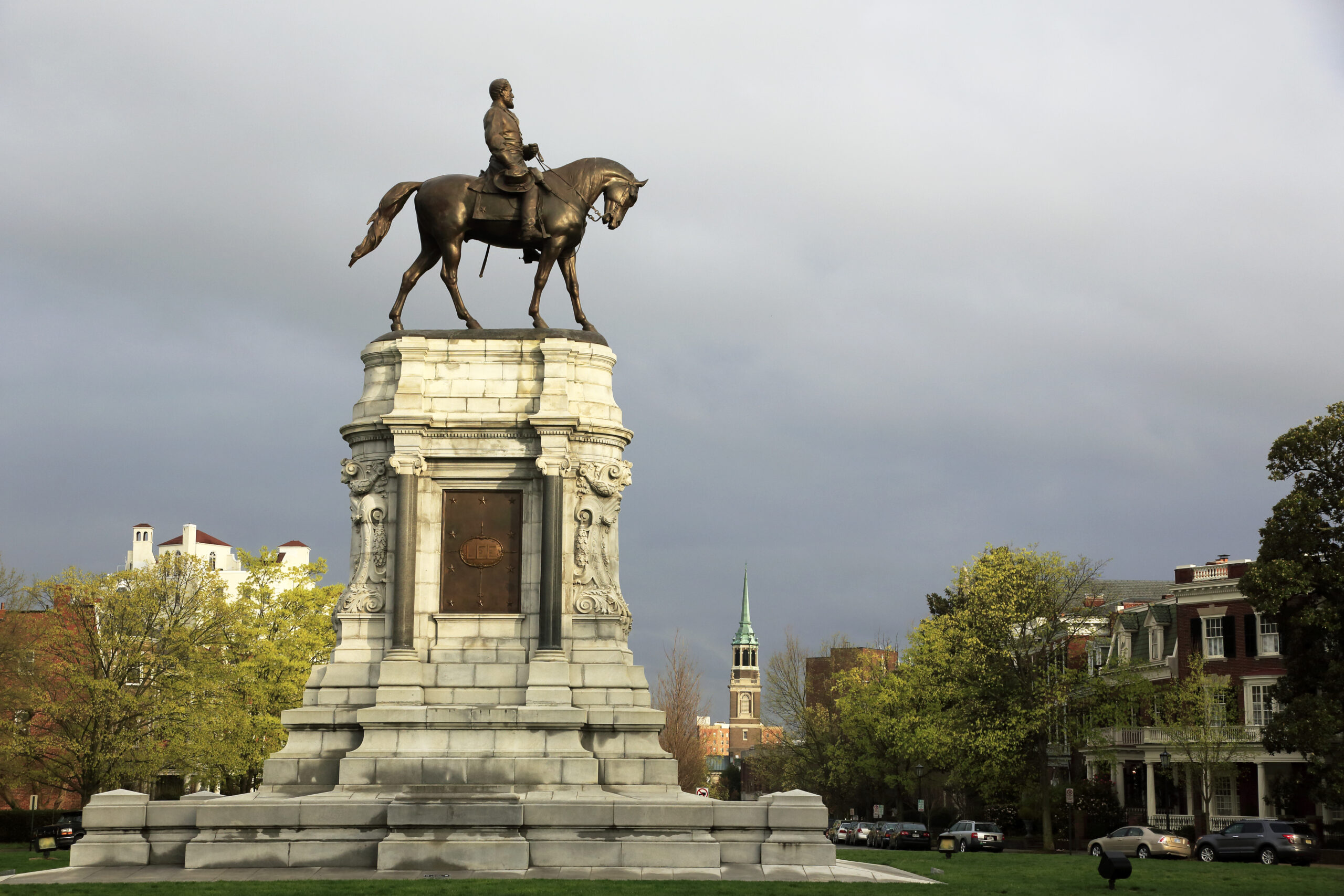 Robert E. Lee Monument, Richmond, Virginia (Bruce Yuanyue Bi/The Image Bank via Getty Images)