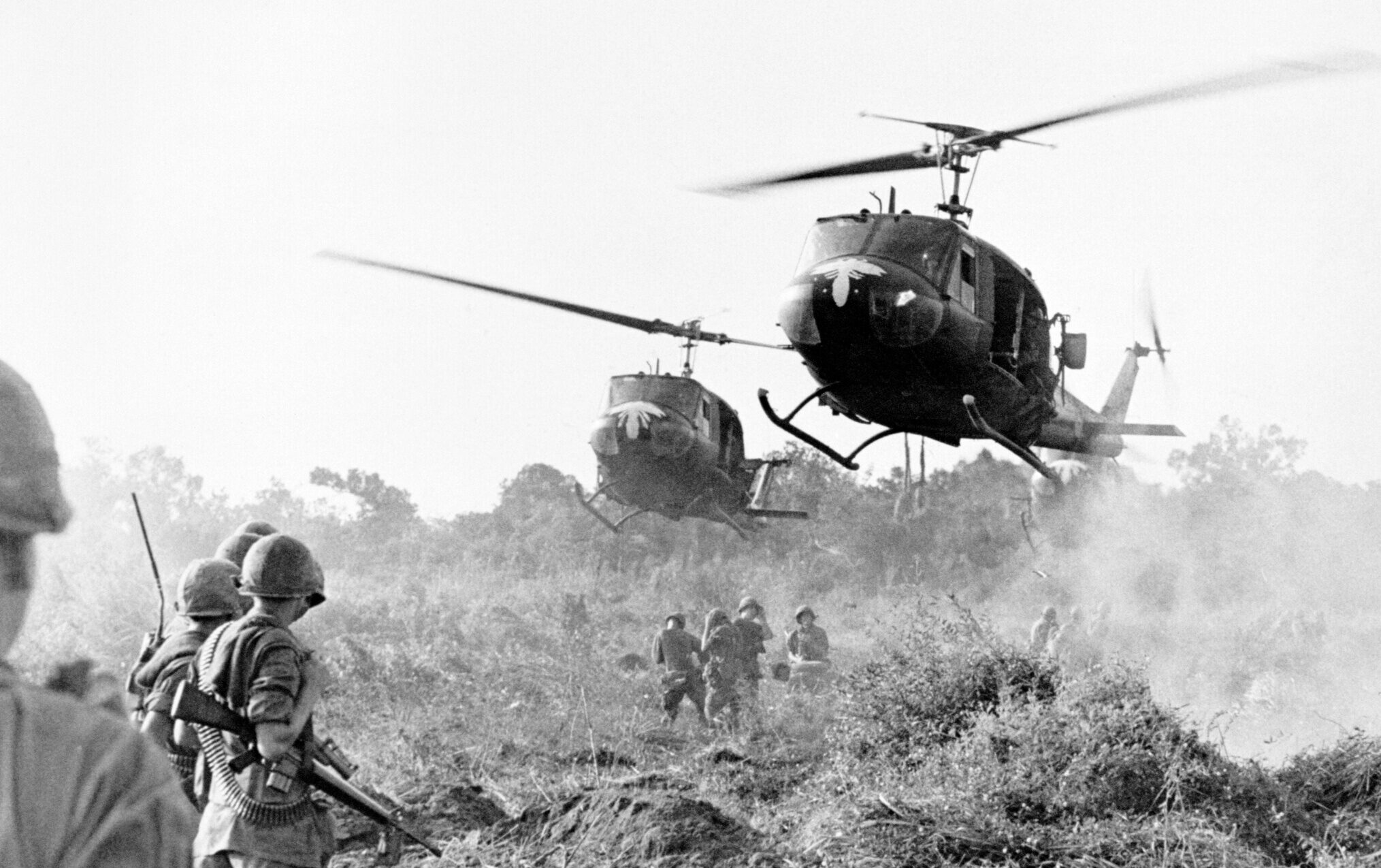 Rescue fliers in Vietnam (Archive Holdings Inc./Getty Images)