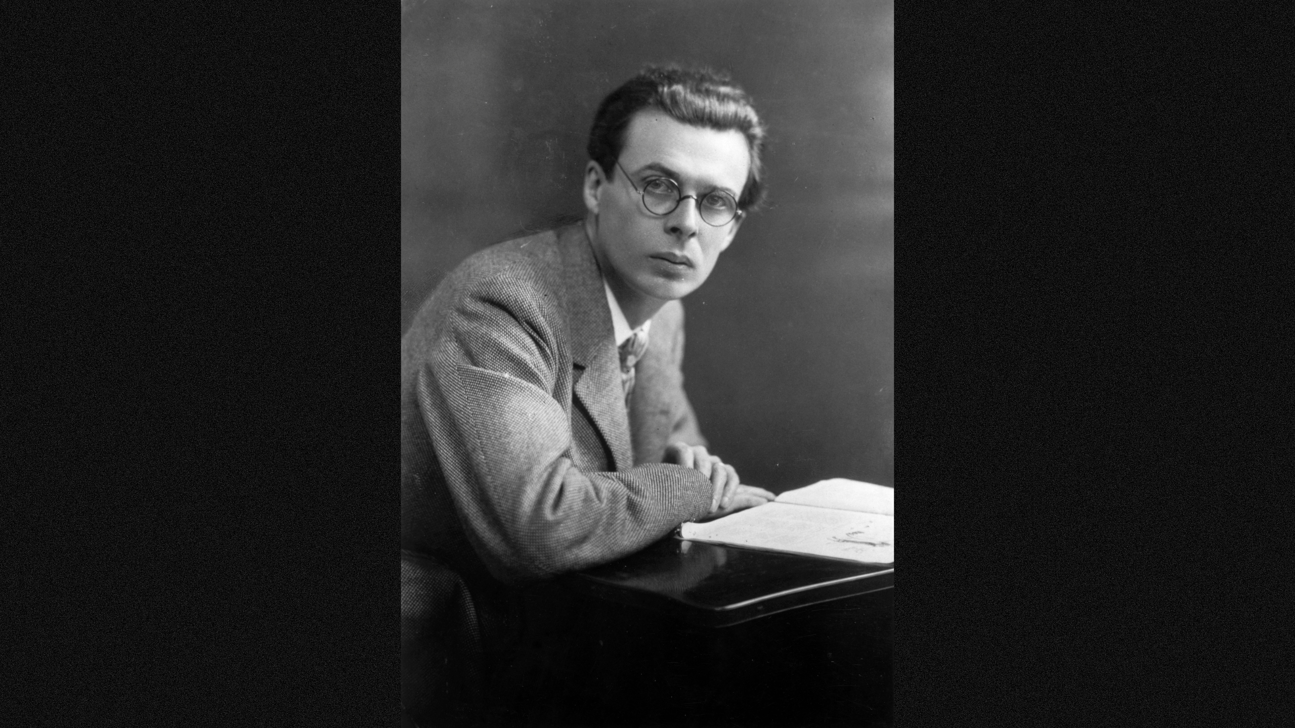 Aldous Huxley circa 1925 (Edward Gooch Collection/Hulton Archive via Getty Images)