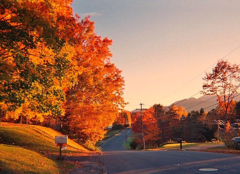 Glory Road, near North Adams, MA, illustrating piece on Robert B. Shaw (anslatadams/Flickr) Attribution-ShareAlike 2.0 Generic (CC BY-SA 2.0): https://creativecommons.org/licenses/by-sa/2.0/legalcode